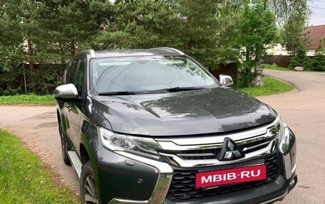 Mitsubishi Pajero Sport III рестайлинг, 2019 год, 3 200 000 рублей, 10 фотография