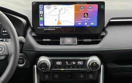 Toyota RAV4, 2025 год, 3 890 000 рублей, 19 фотография