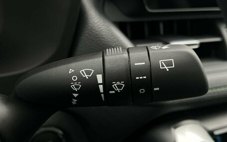 Toyota RAV4, 2025 год, 3 890 000 рублей, 18 фотография