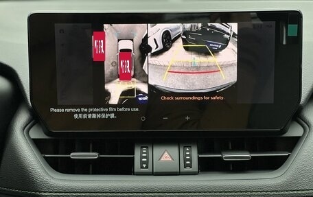 Toyota RAV4, 2025 год, 3 890 000 рублей, 24 фотография
