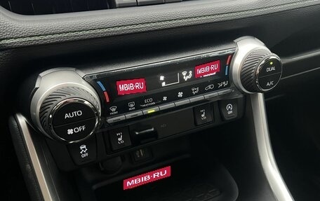 Toyota RAV4, 2025 год, 3 890 000 рублей, 27 фотография