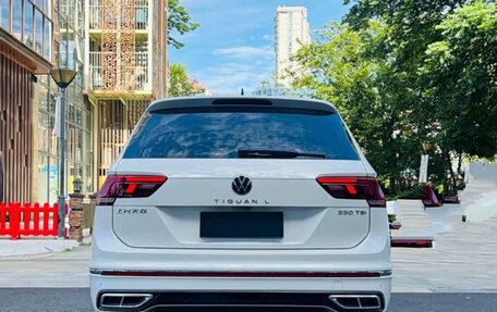 Volkswagen Tiguan II, 2022 год, 2 390 000 рублей, 6 фотография