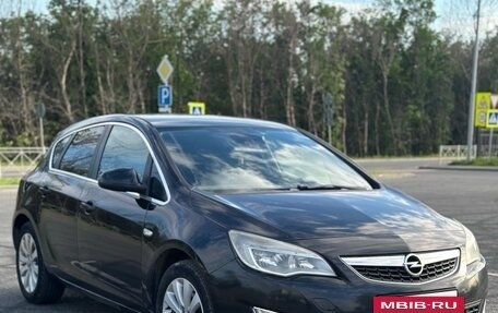 Opel Astra J, 2011 год, 635 000 рублей, 2 фотография