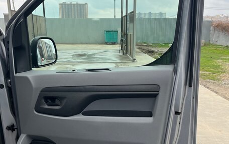 Opel Vivaro, 2020 год, 3 250 000 рублей, 17 фотография