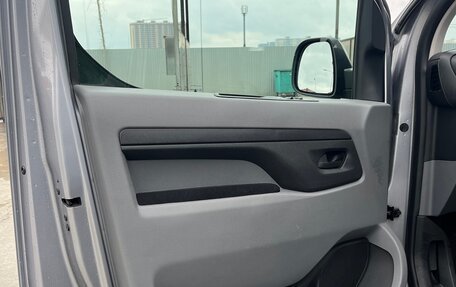 Opel Vivaro, 2020 год, 3 250 000 рублей, 19 фотография