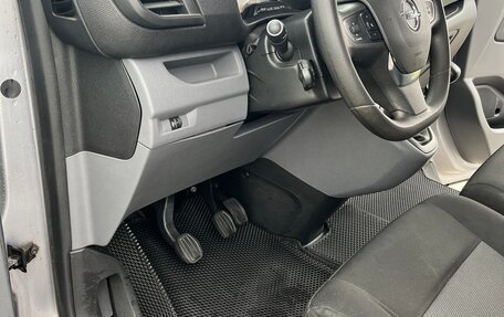 Opel Vivaro, 2020 год, 3 250 000 рублей, 21 фотография