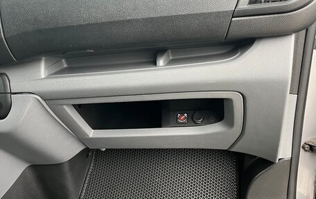 Opel Vivaro, 2020 год, 3 250 000 рублей, 24 фотография