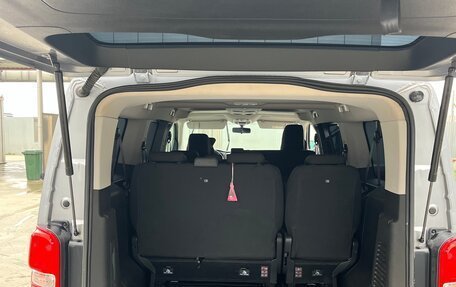 Opel Vivaro, 2020 год, 3 250 000 рублей, 31 фотография