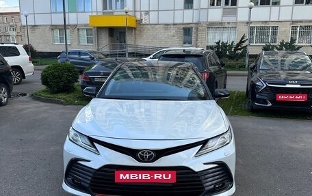 Toyota Camry, 2021 год, 3 690 000 рублей, 7 фотография