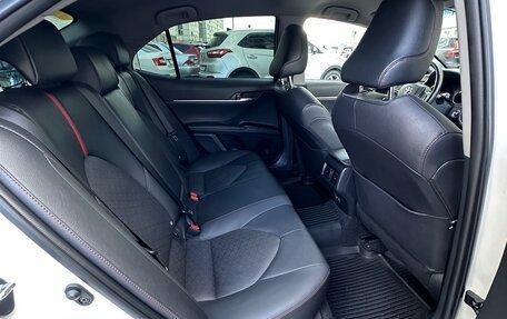 Toyota Camry, 2021 год, 3 690 000 рублей, 26 фотография