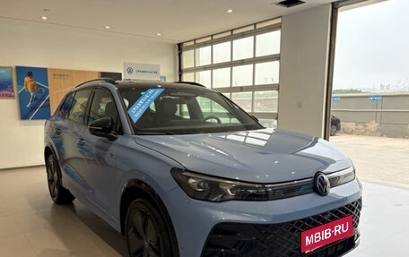 Volkswagen Tiguan, 2024 год, 3 890 000 рублей, 3 фотография