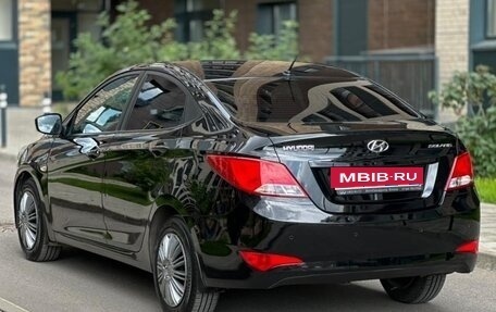 Hyundai Solaris II рестайлинг, 2015 год, 895 000 рублей, 2 фотография
