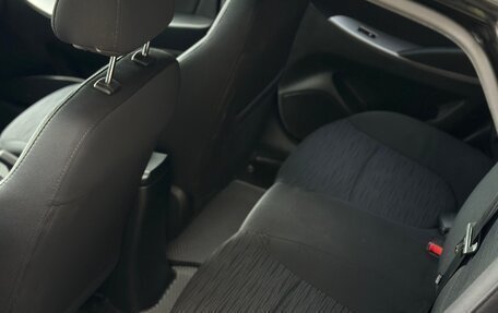 Hyundai Solaris II рестайлинг, 2015 год, 895 000 рублей, 13 фотография