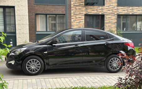 Hyundai Solaris II рестайлинг, 2015 год, 895 000 рублей, 24 фотография