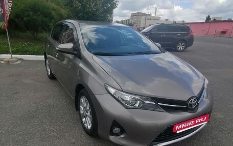 Toyota Auris II, 2013 год, 1 490 000 рублей, 2 фотография