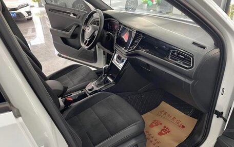 Volkswagen T-Roc I, 2022 год, 1 650 000 рублей, 6 фотография