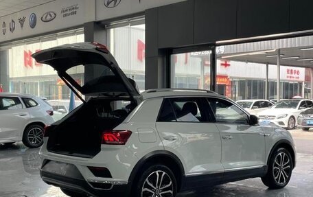 Volkswagen T-Roc I, 2022 год, 1 650 000 рублей, 14 фотография