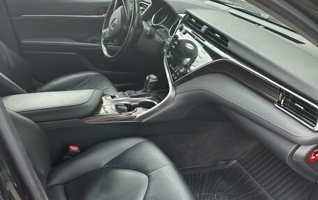 Toyota Camry, 2019 год, 2 410 000 рублей, 10 фотография
