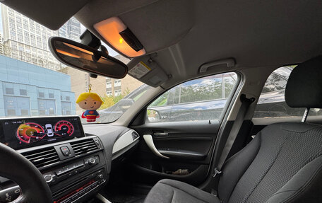 BMW 1 серия, 2011 год, 900 000 рублей, 8 фотография