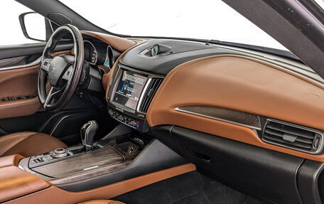 Maserati Levante I, 2017 год, 3 798 000 рублей, 13 фотография