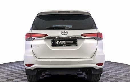 Toyota Fortuner II, 2019 год, 3 000 000 рублей, 6 фотография