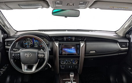 Toyota Fortuner II, 2019 год, 3 000 000 рублей, 14 фотография