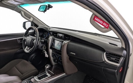 Toyota Fortuner II, 2019 год, 3 000 000 рублей, 13 фотография