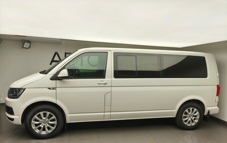 Volkswagen Caravelle T6 рестайлинг, 2018 год, 2 849 000 рублей, 6 фотография
