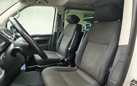 Volkswagen Caravelle T6 рестайлинг, 2018 год, 2 849 000 рублей, 8 фотография