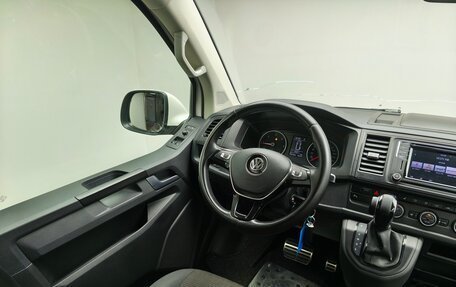 Volkswagen Caravelle T6 рестайлинг, 2018 год, 2 849 000 рублей, 12 фотография