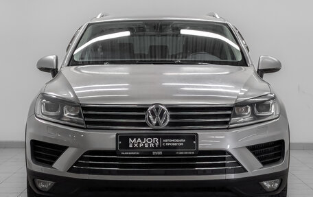 Volkswagen Touareg III, 2015 год, 2 935 000 рублей, 2 фотография
