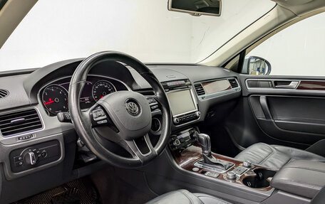 Volkswagen Touareg III, 2015 год, 2 935 000 рублей, 16 фотография