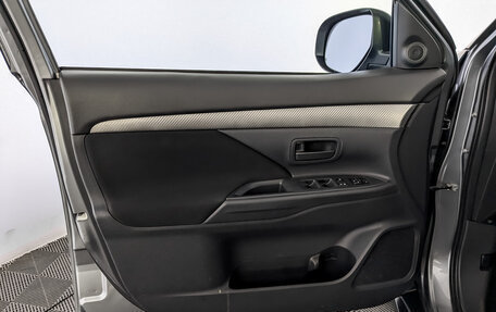 Mitsubishi Outlander III рестайлинг 3, 2013 год, 1 195 000 рублей, 19 фотография