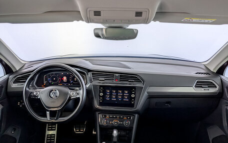 Volkswagen Tiguan II, 2019 год, 2 700 000 рублей, 14 фотография