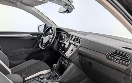 Volkswagen Tiguan II, 2019 год, 2 700 000 рублей, 11 фотография