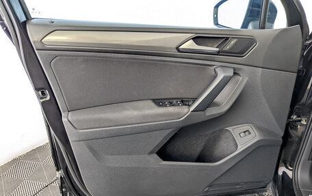 Volkswagen Tiguan II, 2019 год, 2 700 000 рублей, 19 фотография