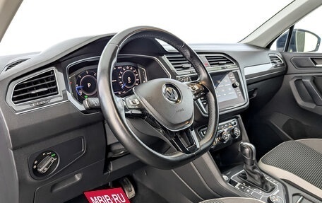Volkswagen Tiguan II, 2019 год, 2 700 000 рублей, 16 фотография