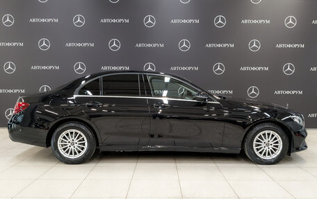 Mercedes-Benz E-Класс, 2018 год, 2 250 000 рублей, 4 фотография