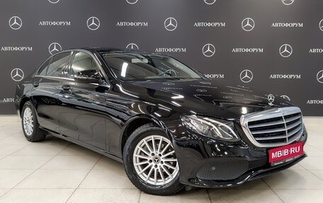 Mercedes-Benz E-Класс, 2018 год, 2 250 000 рублей, 3 фотография