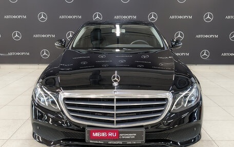 Mercedes-Benz E-Класс, 2018 год, 2 250 000 рублей, 2 фотография