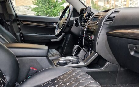 KIA Sorento II рестайлинг, 2011 год, 1 600 000 рублей, 14 фотография