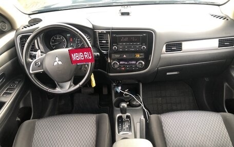Mitsubishi Outlander III рестайлинг 3, 2014 год, 1 190 000 рублей, 3 фотография
