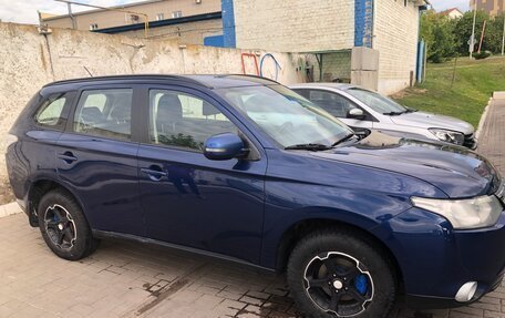 Mitsubishi Outlander III рестайлинг 3, 2014 год, 1 190 000 рублей, 8 фотография