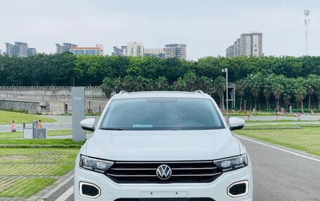 Volkswagen T-Roc I, 2021 год, 1 850 000 рублей, 2 фотография
