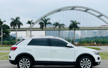 Volkswagen T-Roc I, 2021 год, 1 850 000 рублей, 4 фотография