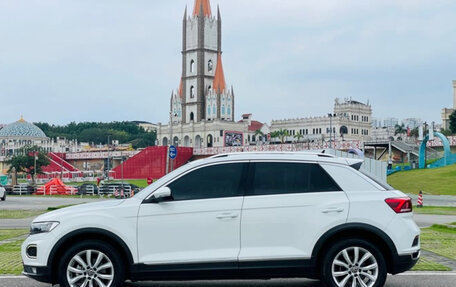 Volkswagen T-Roc I, 2021 год, 1 850 000 рублей, 3 фотография
