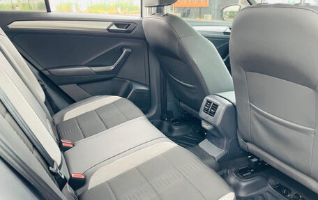 Volkswagen T-Roc I, 2021 год, 1 850 000 рублей, 10 фотография