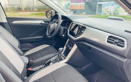 Volkswagen T-Roc I, 2021 год, 1 850 000 рублей, 8 фотография