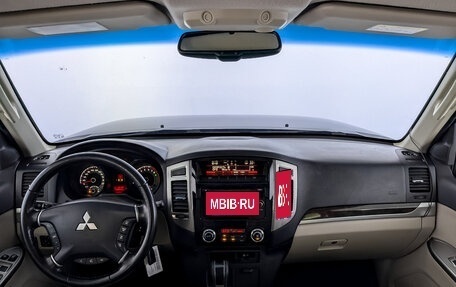 Mitsubishi Pajero IV, 2017 год, 2 990 000 рублей, 14 фотография