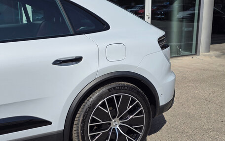 Porsche Macan, 2025 год, 15 390 000 рублей, 25 фотография